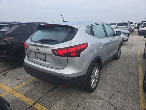 Used 2018 Nissan Rogue Sport S w/ S Appearance Package image 4