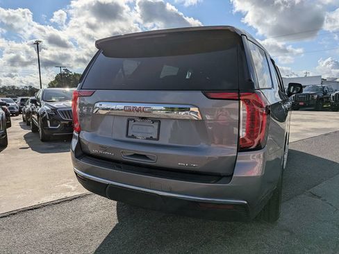 Used 2021 GMC Yukon SLT w/ SLT Premium Package AWD/4WD image 4