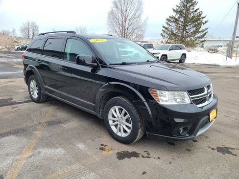 Used 2017 Dodge Journey SXT w/ Comfort/Convenience Group image 4
