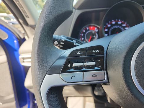 Used 2023 Hyundai Elantra SEL image 12