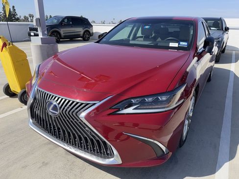 Used 2021 Lexus ES 300h Ultra Luxury w/ Accessory Package 2 image 2