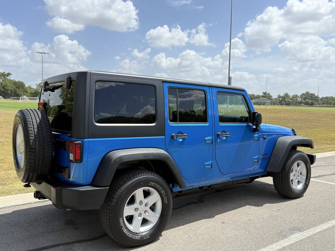 Used 2016 Jeep Wrangler Unlimited Sport w/ Quick Order Package 24S AWD/4WD image 11