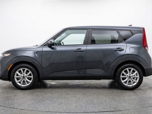 Used 2025 Kia Soul LX w/ LX Technology Package image 5