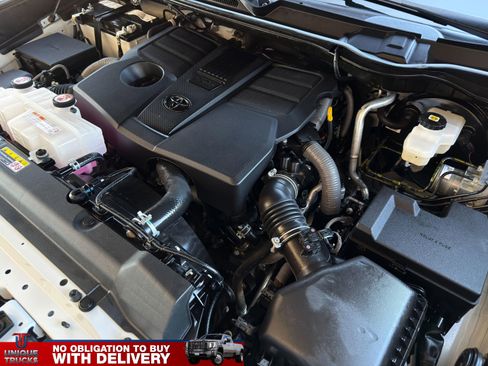 Used 2025 Toyota Tundra Limited w/ TRD Off-Road Package image 21