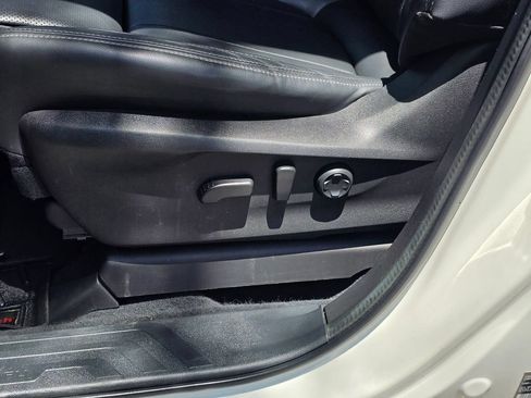 Used 2023 Subaru Ascent Touring AWD/4WD image 18