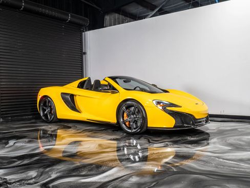 Used 2015 McLaren 650S Spider image 8