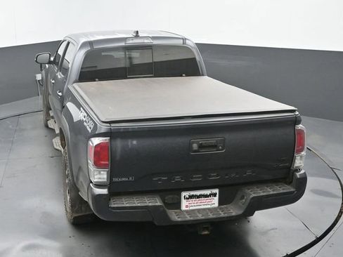 Used 2023 Toyota Tacoma TRD Off-Road w/ TRD Premium Off Road Package AWD/4WD image 31