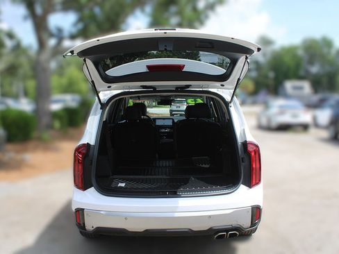 Certified 2023 Kia Telluride S w/ S Sunroof Package FWD image 9