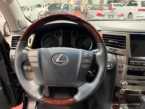 Used 2014 Lexus LX 570 4WD image 46