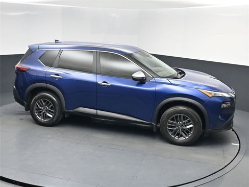 Used 2021 Nissan Rogue S image 16