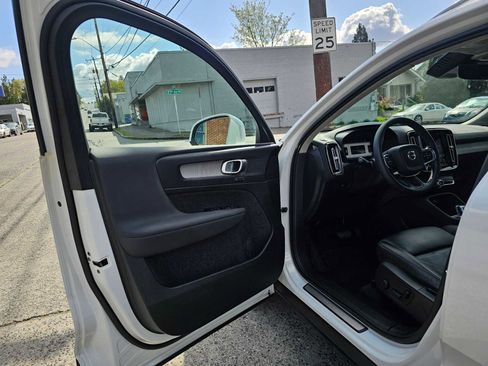 Certified 2023 Volvo XC40 B5 Plus w/ Driver Assist Package image 20