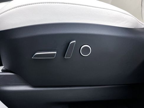 Used 2022 Tesla Model X Plaid image 20