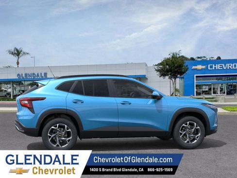 New 2026 Chevrolet Trax LT FWD image 5