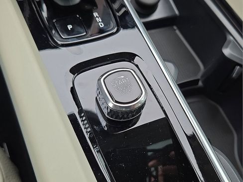 New 2026 Volvo V60 B5 Cross Country Plus w/ Protection Package Premier image 30