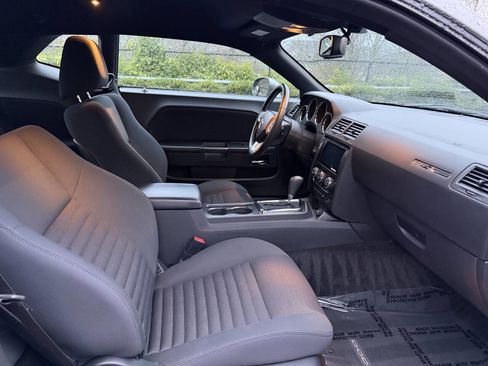 Used 2012 Dodge Challenger SXT image 14