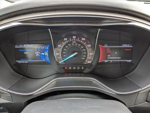 Used 2017 Ford Fusion SE image 11