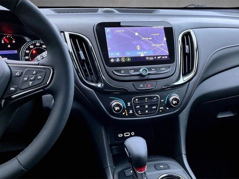 Used 2023 Chevrolet Equinox RS image 9