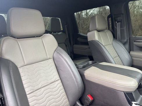 Used 2025 Chevrolet Silverado 1500 ZR2 w/ Technology Package image 14