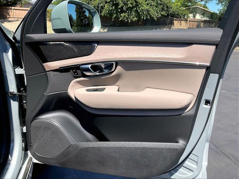 New 2027 Volvo XC90 B6 Plus AWD/4WD image 31