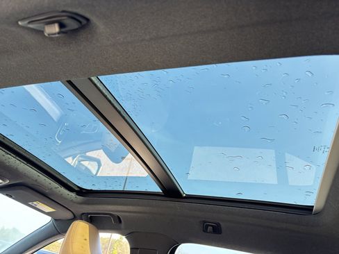 Used 2020 Volvo XC40 T5 Momentum w/ Protection Package Premier image 6