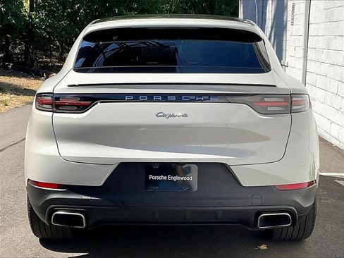 Certified 2023 Porsche Cayenne Coupe image 9