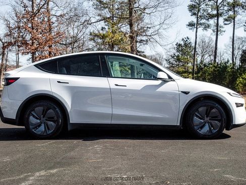 Used 2026 Tesla Model Y Long Range image 9