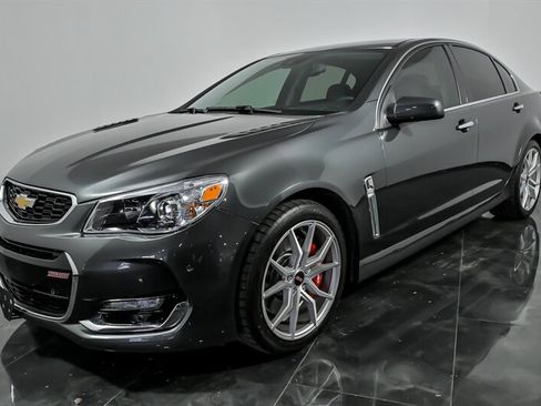 Used 2017 Chevrolet SS RWD image 5