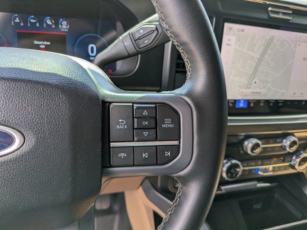 Used 2025 Ford F250 Lariat w/ Chrome Package AWD/4WD image 31