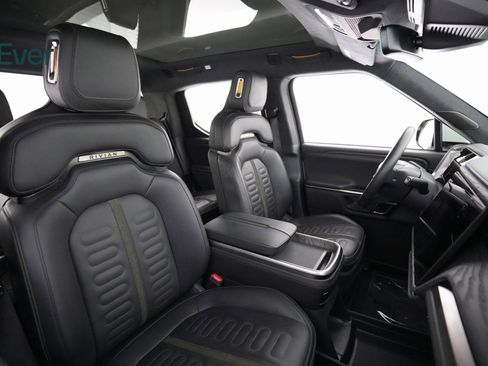 Used 2022 Rivian R1T Adventure image 7