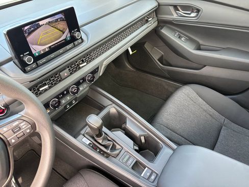 Certified 2025 Honda Accord SE image 15