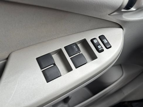 Used 2010 Toyota Corolla LE image 15