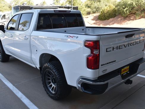 Used 2022 Chevrolet Silverado 1500 LT w/ LPO, Dark Essentials Package AWD/4WD image 6