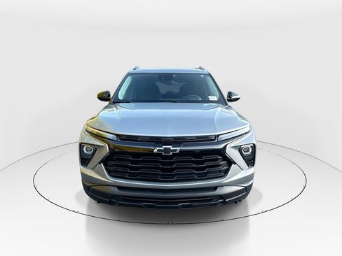 New 2026 Chevrolet TrailBlazer LT w/ Midnight Edition FWD image 3