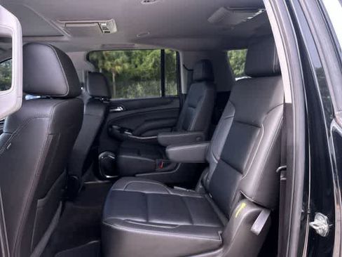 Used 2017 Chevrolet Suburban LT RWD image 26