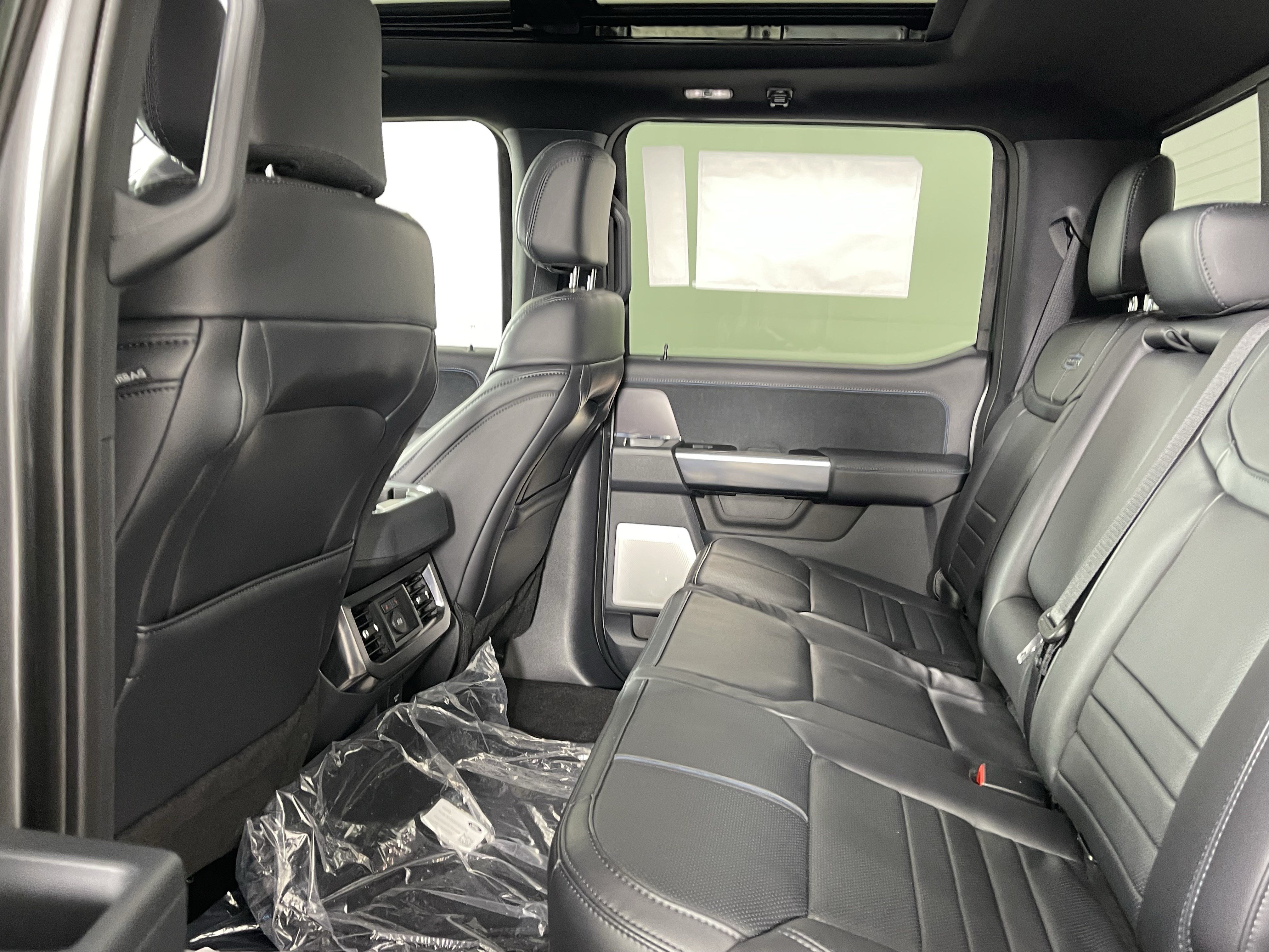 New 2026 Ford F450 Platinum w/ FX4 Off-Road Package AWD/4WD image 13
