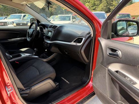 Used 2017 Dodge Journey SE w/ Flexible Seating Group FWD image 20