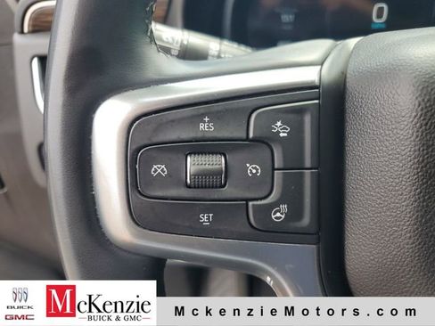 Used 2023 Chevrolet Suburban Premier image 11