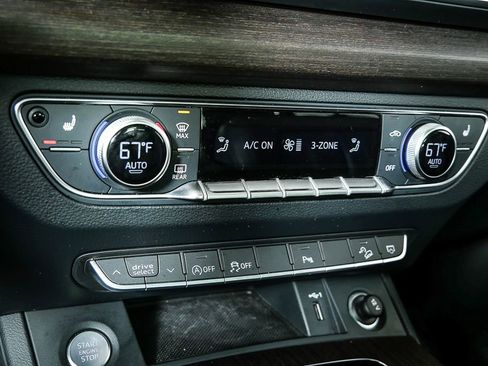 Used 2023 Audi Q5 2.0T Premium w/ Convenience Package image 15