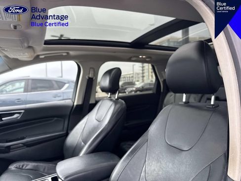 Used 2019 Ford Edge Titanium w/ Equipment Group 301A AWD/4WD image 17