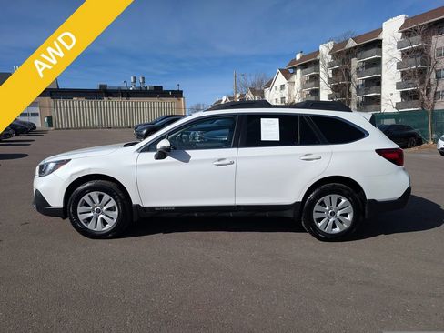 Used 2019 Subaru Outback 2.5i Premium image 2