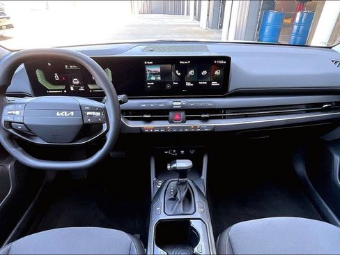 Used 2025 Kia K4 FWD image 14