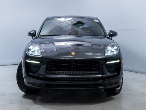 Used 2025 Porsche Macan image 10