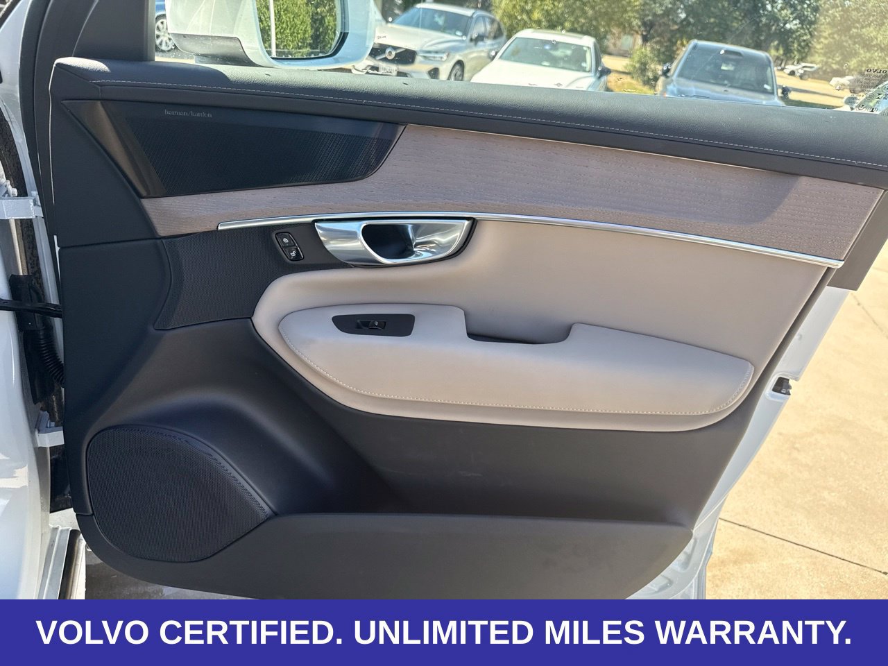 Certified 2026 Volvo XC90 B6 Plus AWD/4WD image 17