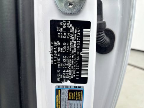 Used 2022 Kia Telluride SX w/ Towing Package AWD/4WD image 13