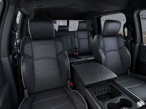 New 2026 RAM 2500 Laramie AWD/4WD image 16
