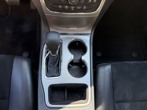 Used 2018 Jeep Grand Cherokee Altitude AWD/4WD image 19