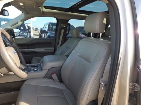 Used 2018 Ford Expedition XLT w/ Equipment Group 202A image 8