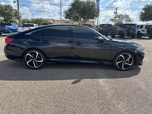 Used 2022 Honda Accord Sport image 4