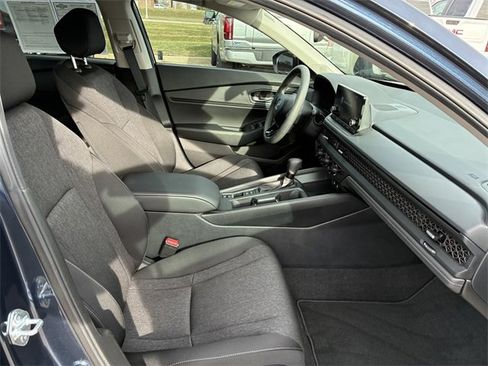 Used 2025 Honda Accord SE image 17