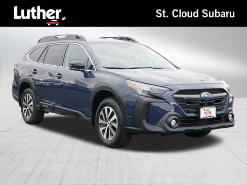 Certified 2025 Subaru Outback Premium image 1